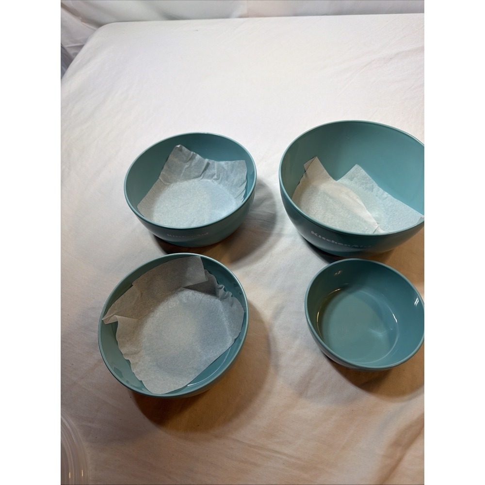 Set Of 4 Nesting Kitchen Aid Bowls W/ Lids - Picture 2 of 8